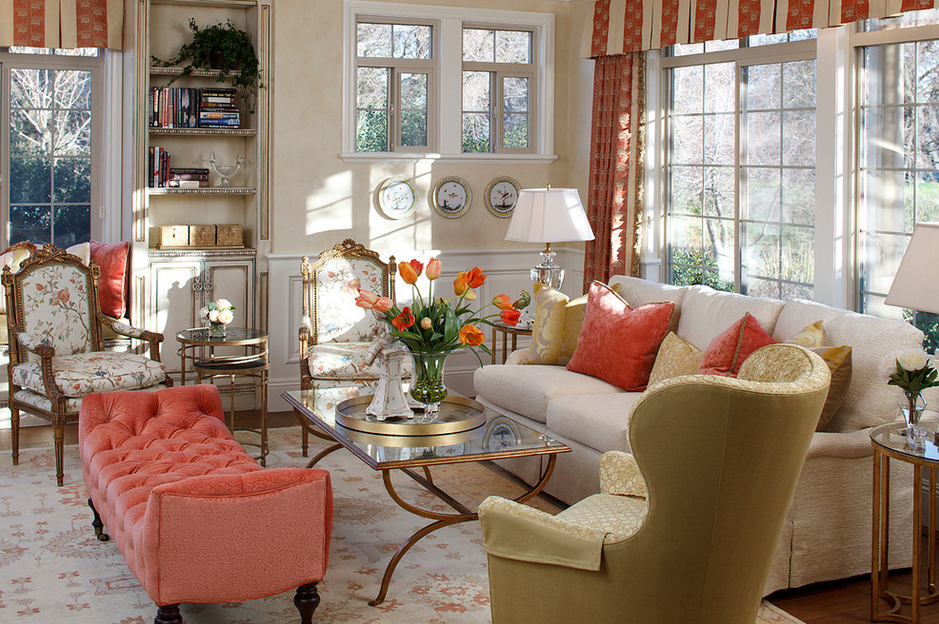 HOW TO DECORATE A BIG LIVING ROOM with brass tables