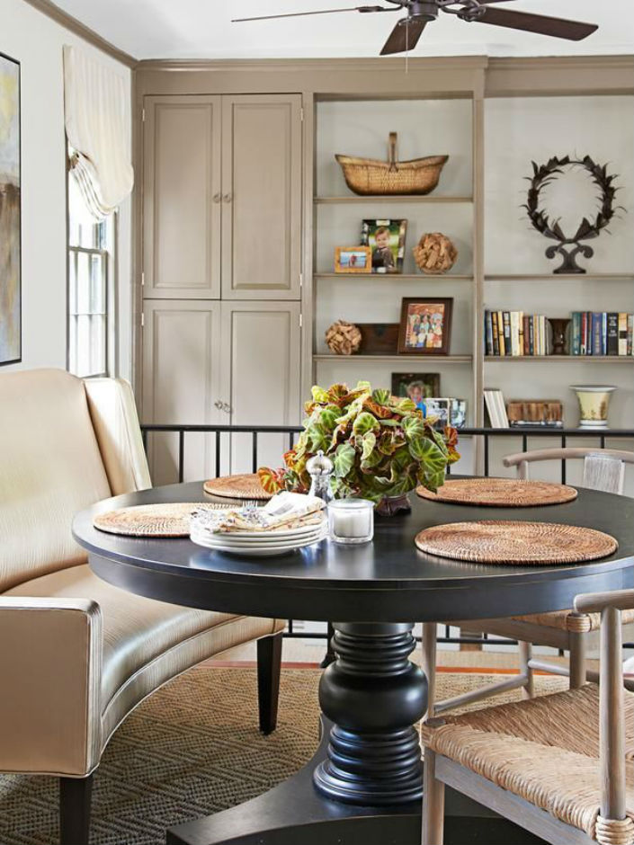 5 Round pedestal dining table to have in 2015