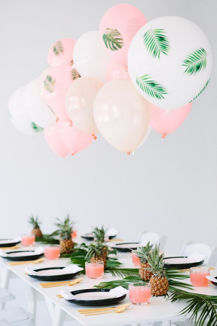 Home decor Ideas: Use tropical leaves