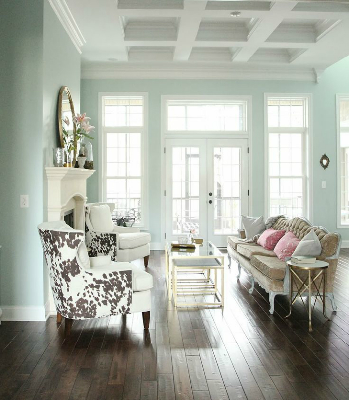 FALL DECORATING IDEAS + LIVING ROOM: USE GREEN