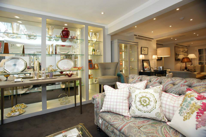 Top 100 UK Famous Interior Designers - Nina Campbell 4