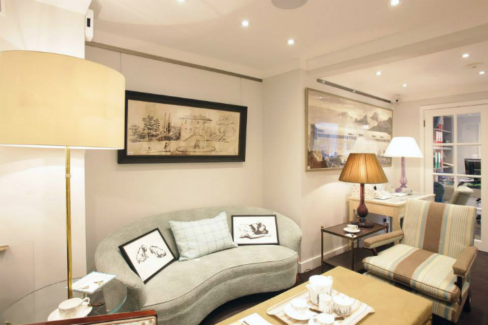 Top 100 UK Famous Interior Designers - Nina Campbell 5