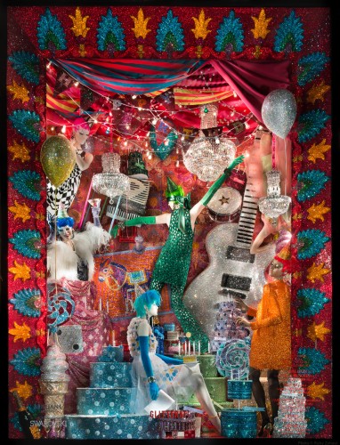What to do in NY see Fifth avenue Christmas window displays1