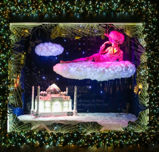 What to do in NY see Fifth avenue Christmas window displays10