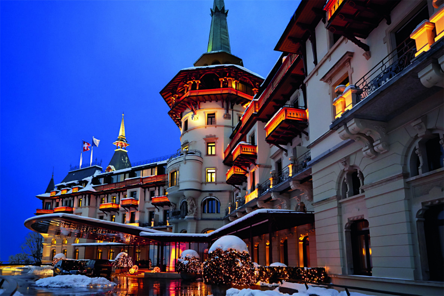 Most luxurious hotels decorations