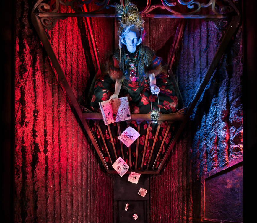 Chic Windows Halloween Decoration Ideas
