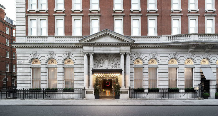 Weekend luxury escapes: 8 amazing Hotels With Ultramodern Interiors