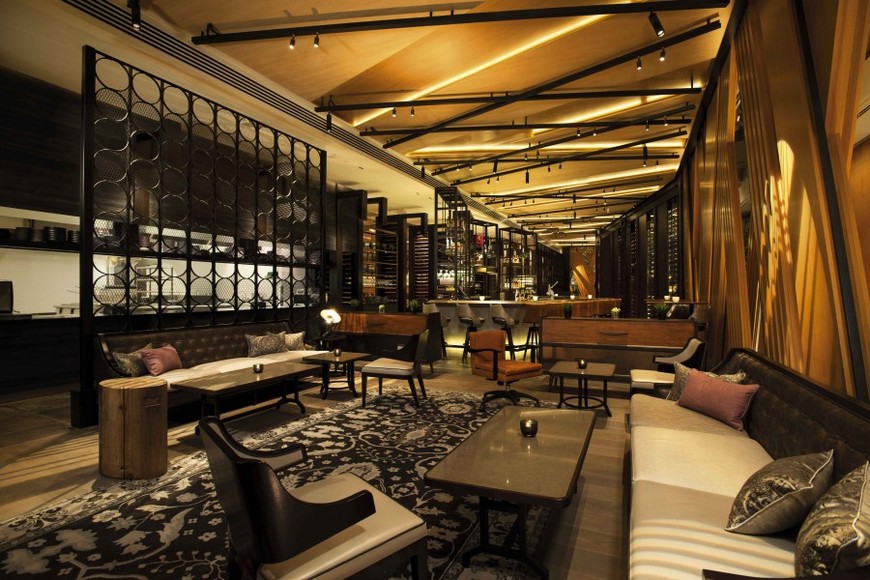 A modern take on the vibrant Izakaya, Adrift’s flavour-forward menu includes small plates, healthy salads, seafood, and meats grilled over bincho charcoal on a traditional robata grill. Enjoy dishes prepared using fresh Californian produce, with Asian inspiration. For a truly bespoke dining experience, opt for the Omakase dinner and let the Chef curate a meal with the best seasonal ingredients or enjoy a leisurely weekend brunch serving signature dishes and brunch favourites.