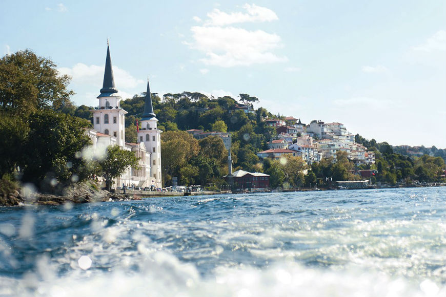 Discover Where to Go in May and Avoid Traffic (2)