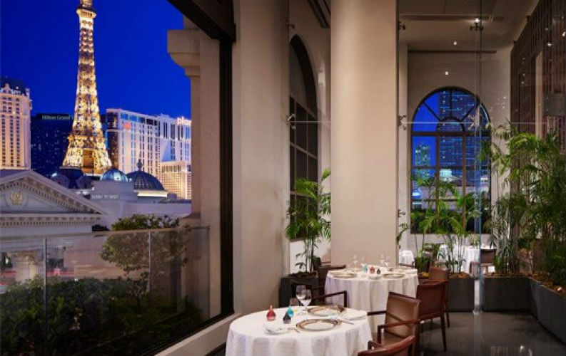 5 Restaurants in Paris For The Perfect Sunset7