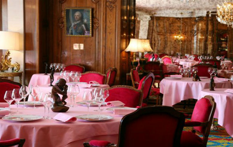 Top 6 Striking Places to Eat in France with Michelin Stars4