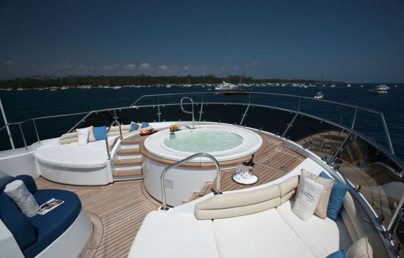 5 Living Room Ideas From Luxury Yachts That Will Make You Own One