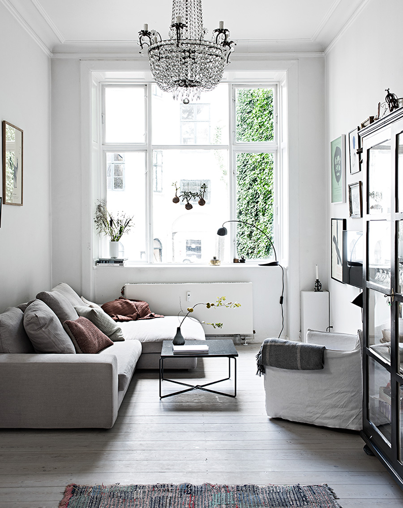 Interior Design Tips For Chic Small Living Rooms