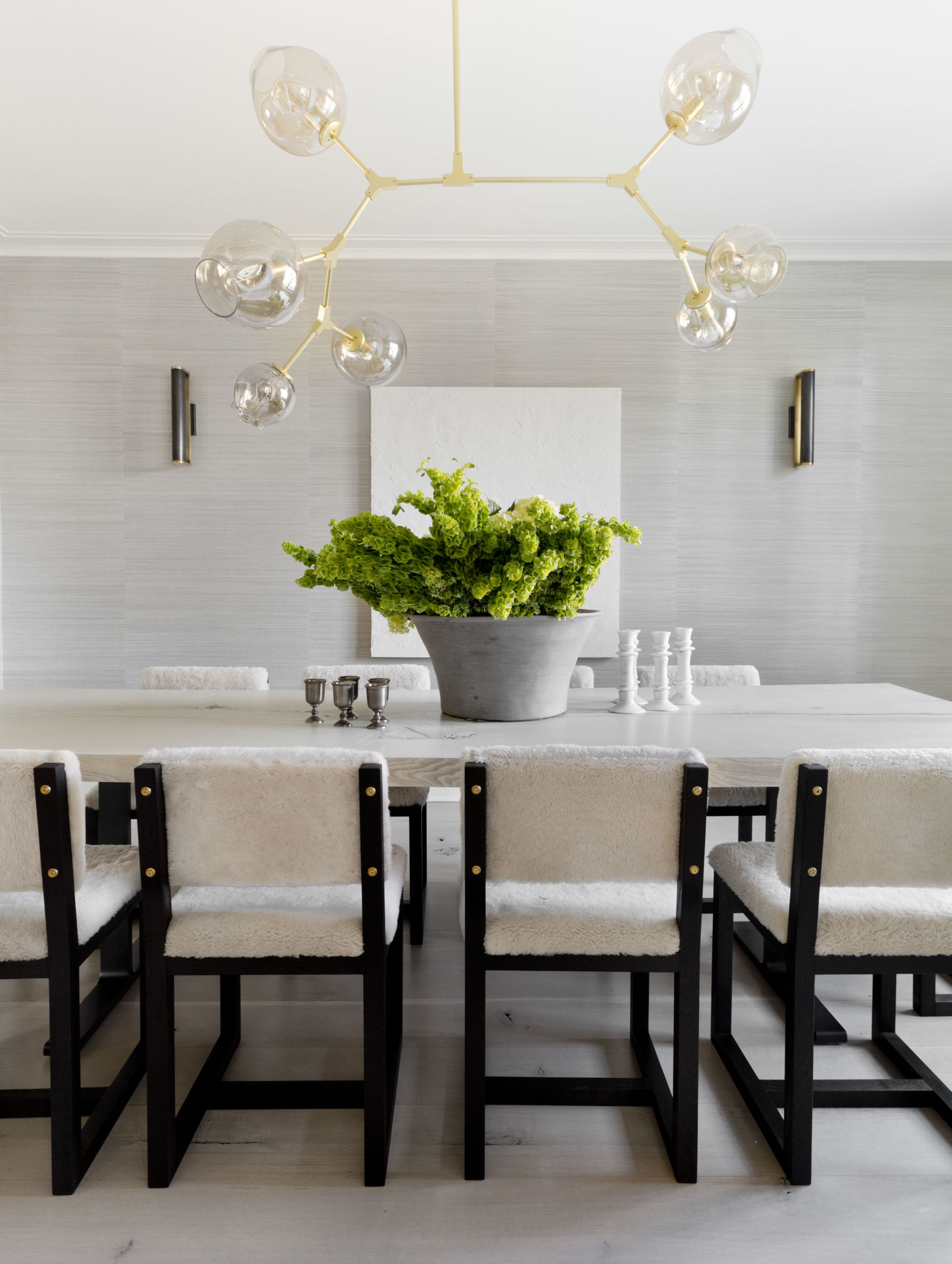 5 Incredible Interior Design Tips by ELLE Decor For a Chic Dining Room (5)