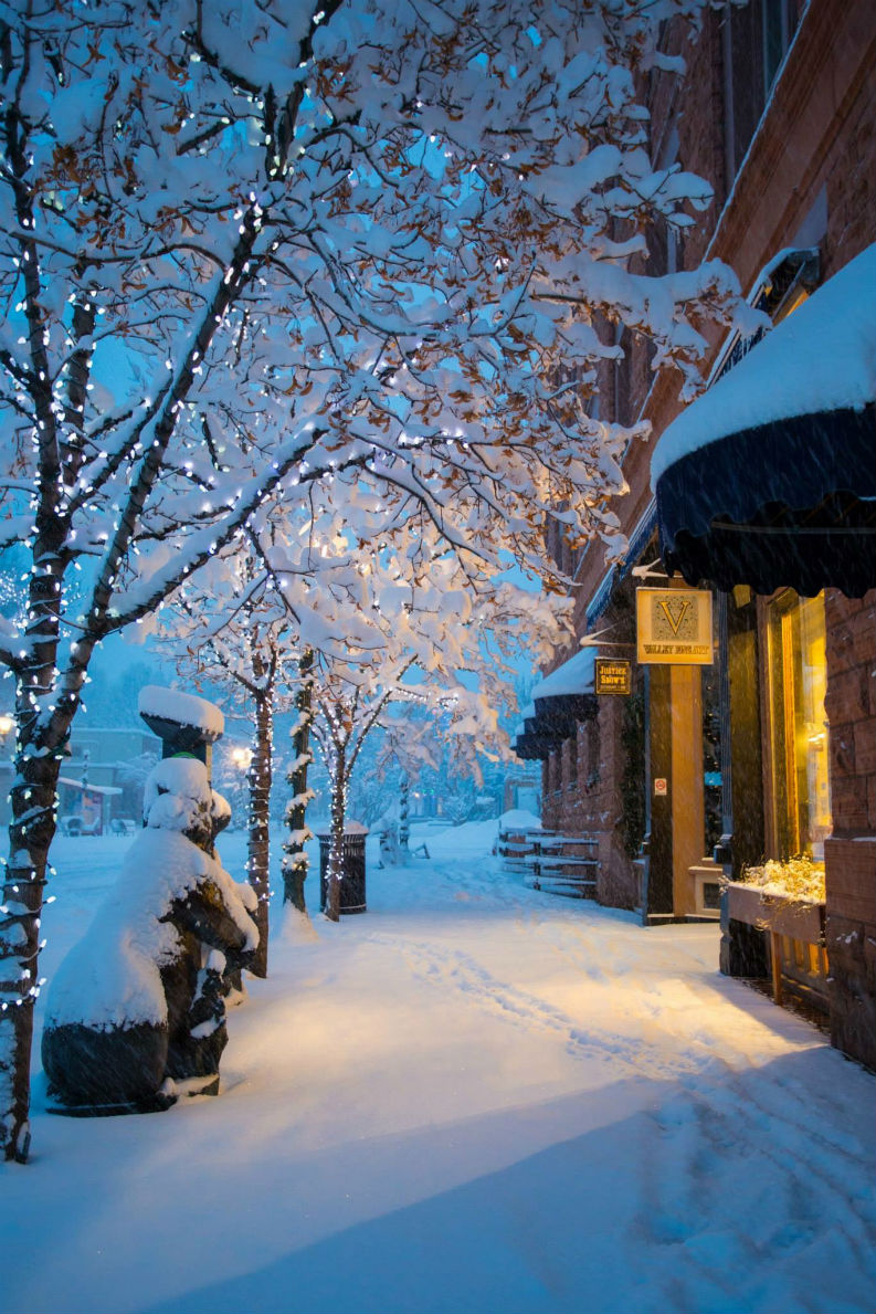 Top 10 Places To Visit For The Holidays Where The Fantasies Abound