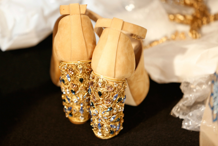 Best Moments From Backstage at Elie Saab Couture Spring 2017