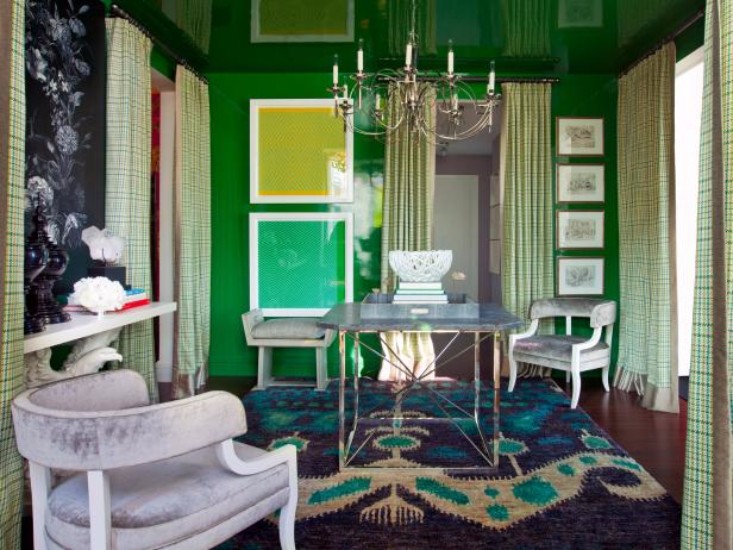 7 Striking Colors That Will Spice Up Your Living Room Interior Design!