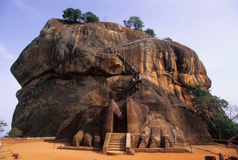 8 Dreamy Oldest Places To Visit Around the World This Summer