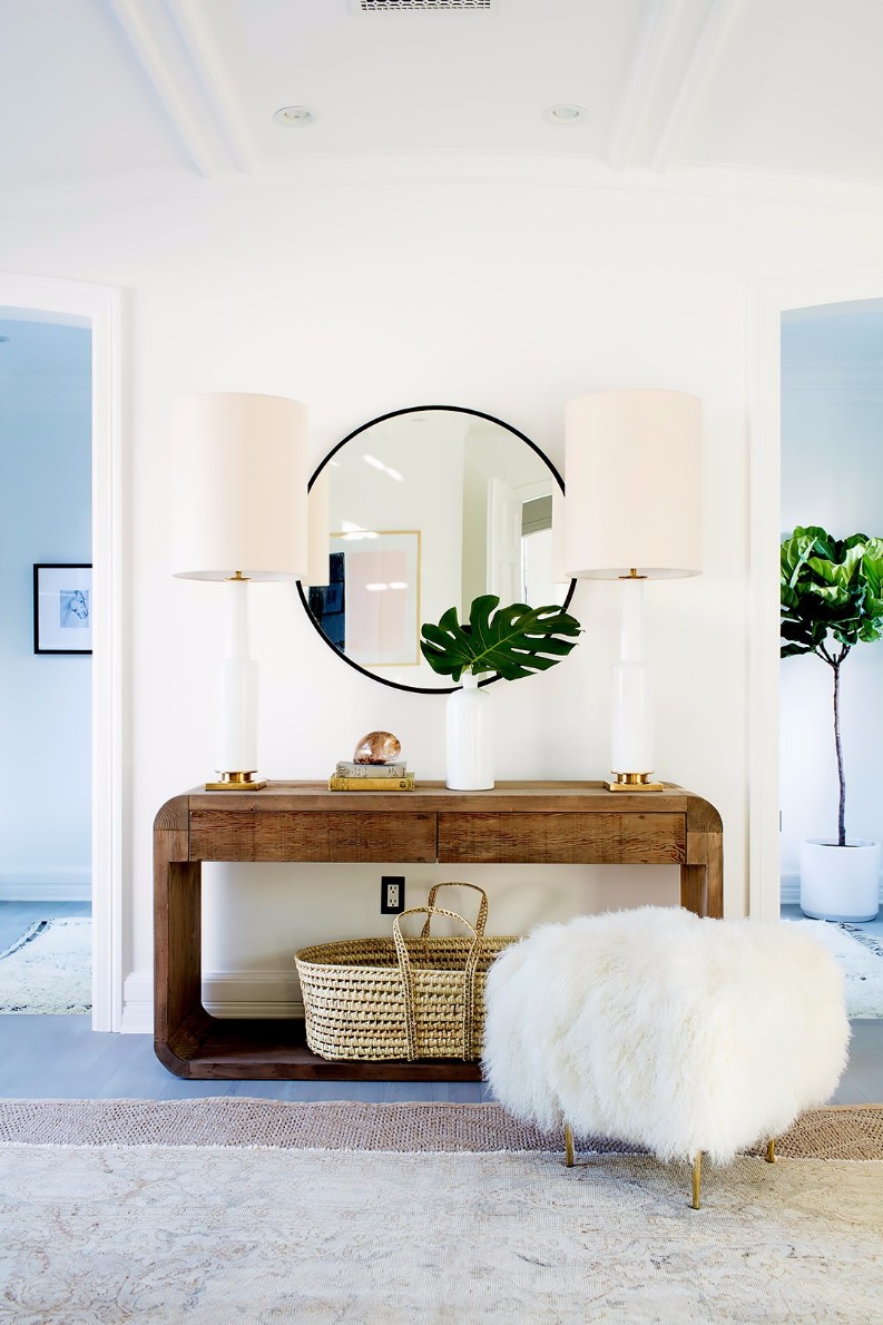To Choose the Perfect Entry Table For Your Hallway