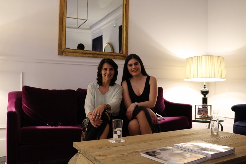 BRABBU interviews Elle Decor Spain director at the Moongata Showroom | Elle Decor Spain. Interior Design Magazines. Modern interior design. #interiordesignmagazines #martarioperez #elledecorspain Get inside the exclusive interviews from top personalities: https://goo.gl/VGttFA
