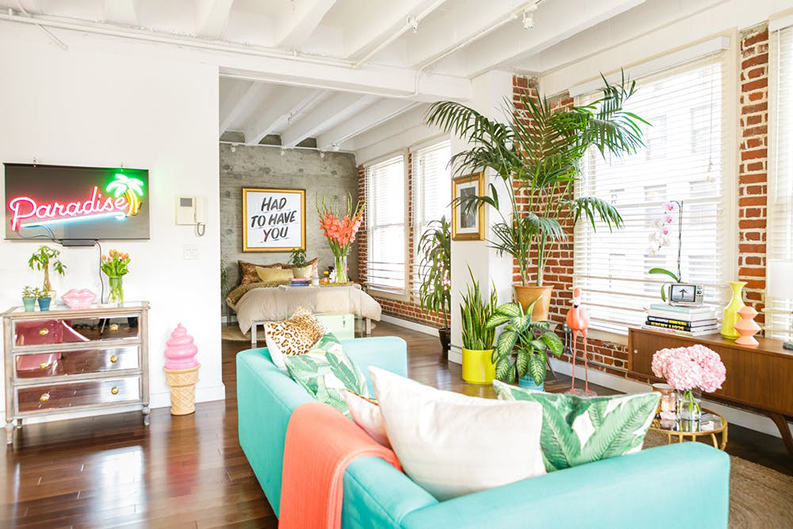 The tropical interior design of a Colourful Apartment in LA