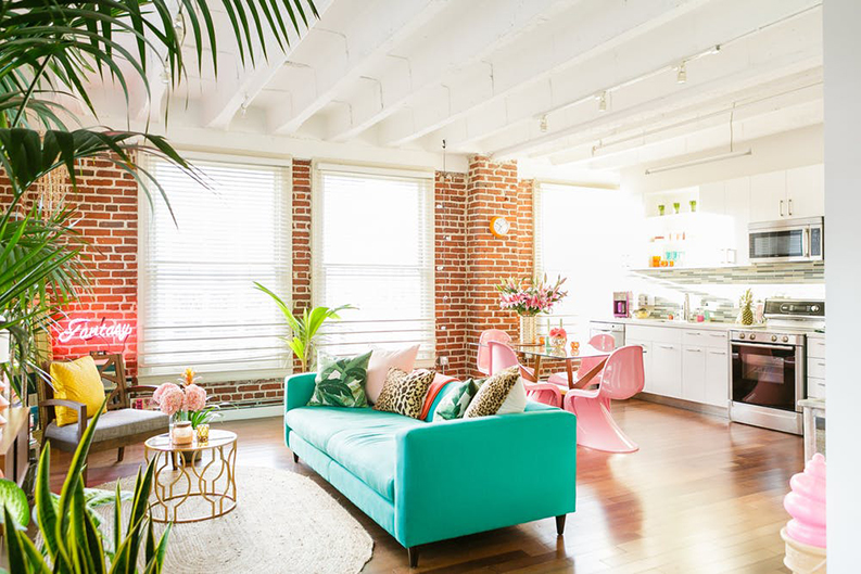 The tropical modern interior design of a Colourful Apartment in LA