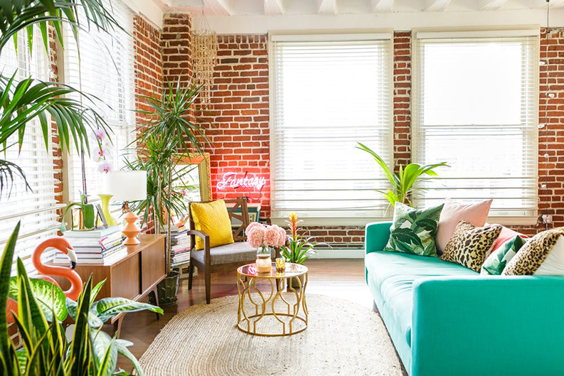 The tropical interior design of a Colourful Apartment in LA