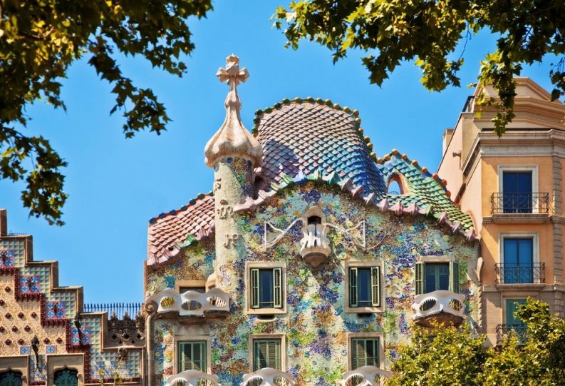 10 Best Travel Destinations For The Perfect Fall Vacation | Travel Destinations, trendy places, fall vacations #besttraveldestinations #fallvacations #trendyplaces 