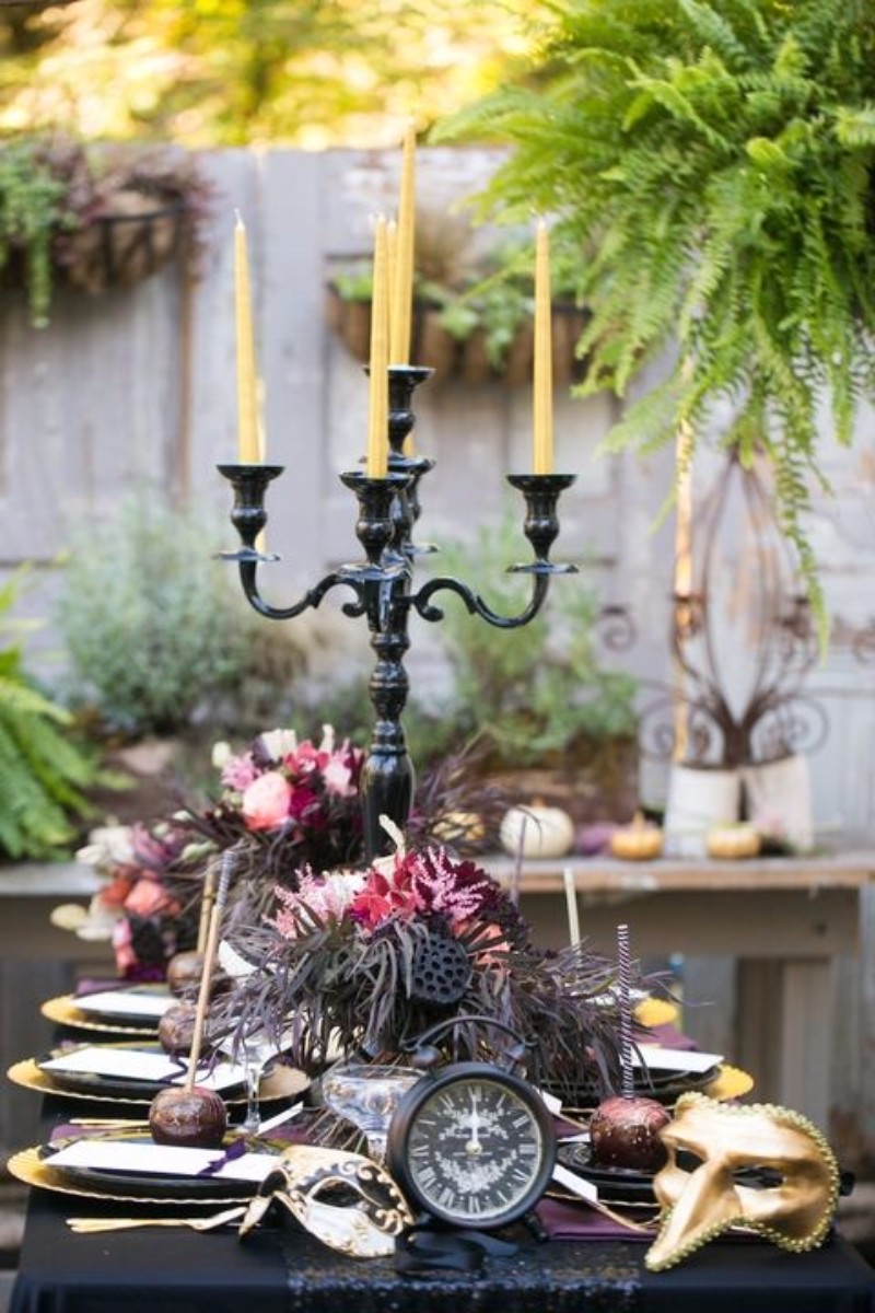 10 Halloween interior design tips that are both Chic and Spooky. Interior Design Ideas. Halloween Party decor. Halloween Decoration. #halloweenpartydecor #interiordesigntips #diningroomideas Get inspired every day: https://goo.gl/y85kv9