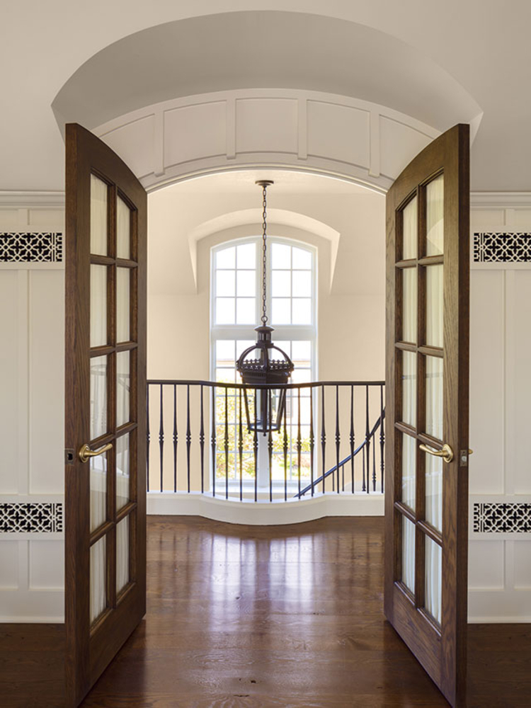 Frank Ponterio - An Unique Interior Design