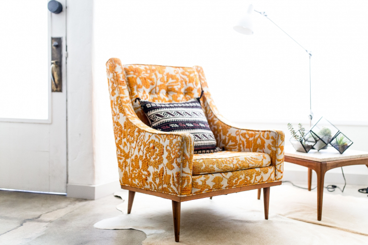 Chicago Tips - 5 Ways to Make a Small Living Room look Bigger