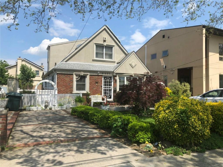 Bergen Basin Reality - Bergen Beach - Single Family Home