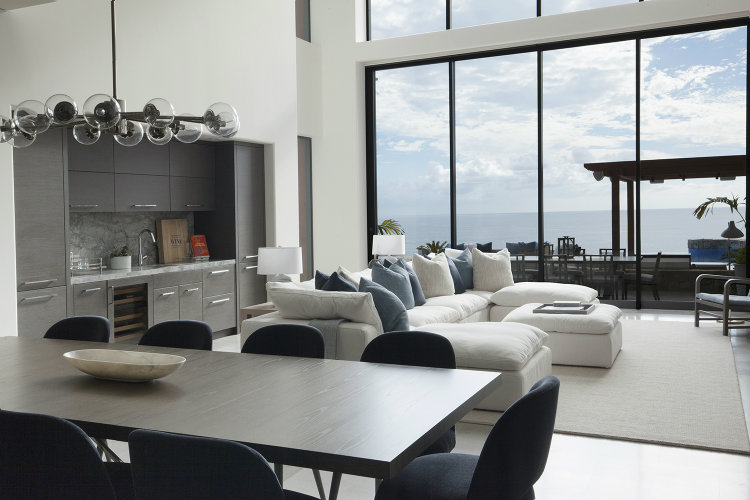 Denton House - Hillside Retreat