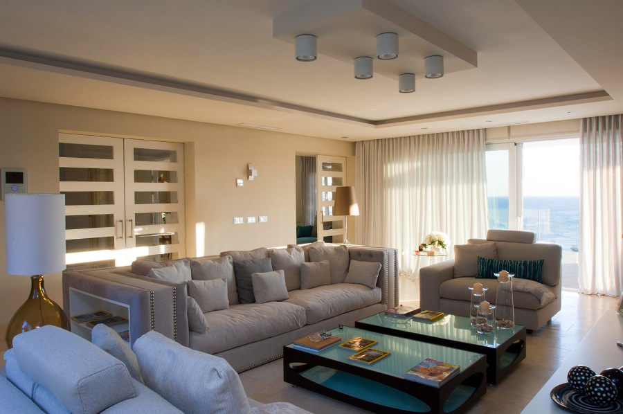 Modern Living Room Decor by Carrillo Projects & Interior Design