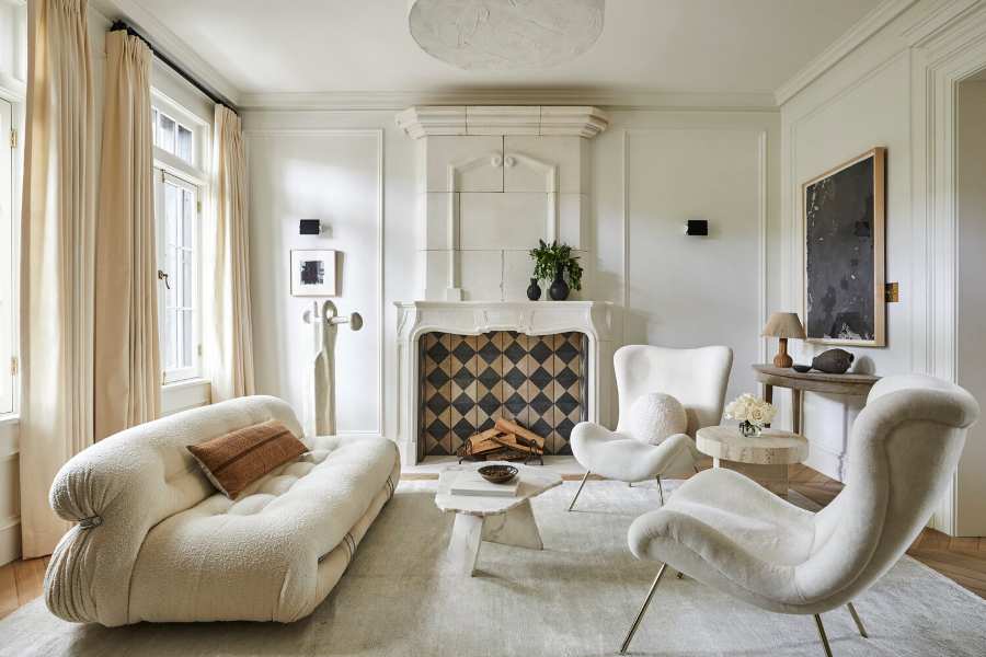 Living Room Decor with Unique Sofas: Modern and Sophisticated Designs