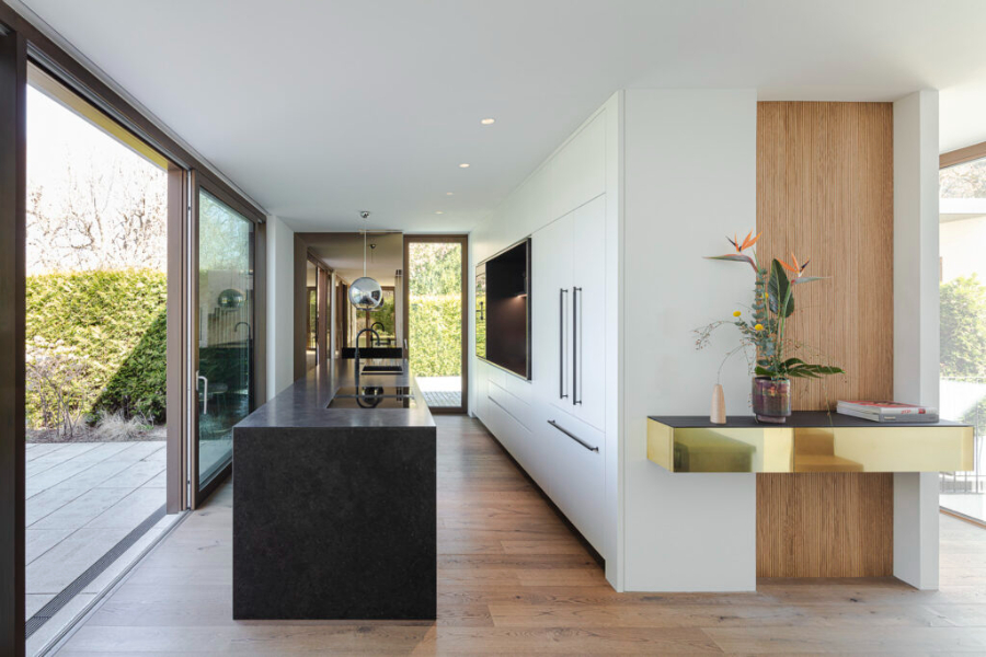 BESPOKE Villa Grünwald entryway/kitchen with an open space disposition. 