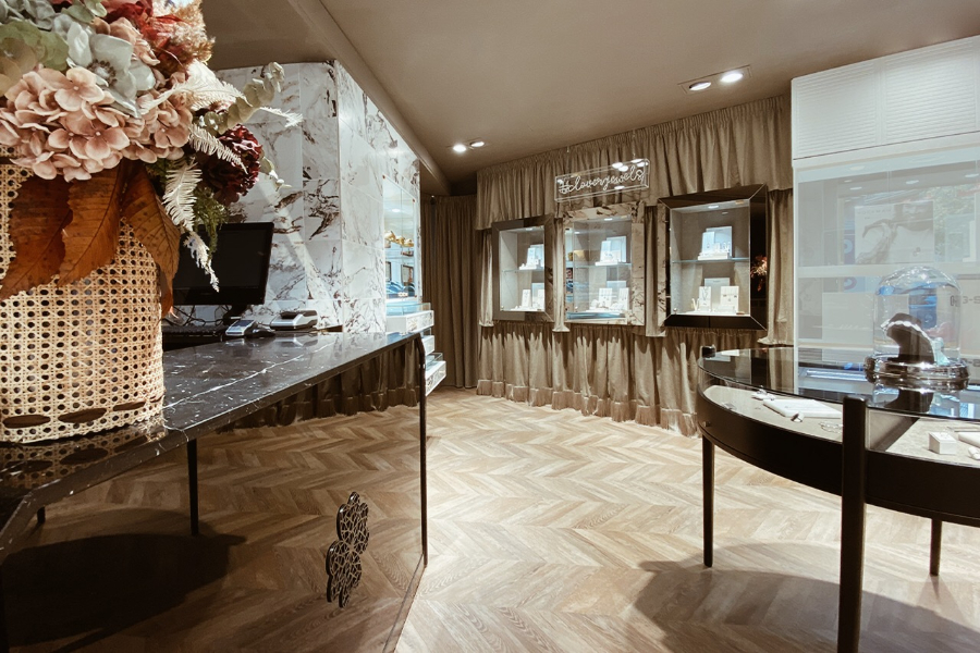 store by franquet barrau with beige and black details