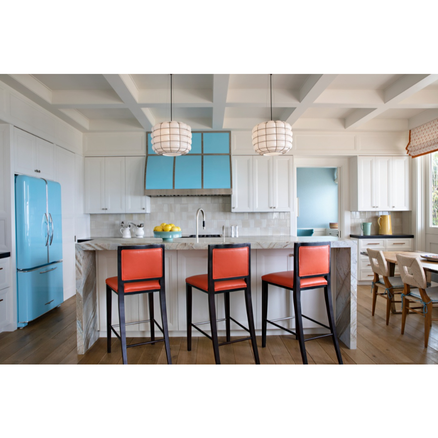 Modern Interior Design: Luminous kitchen by the interior designer Tom Stringer