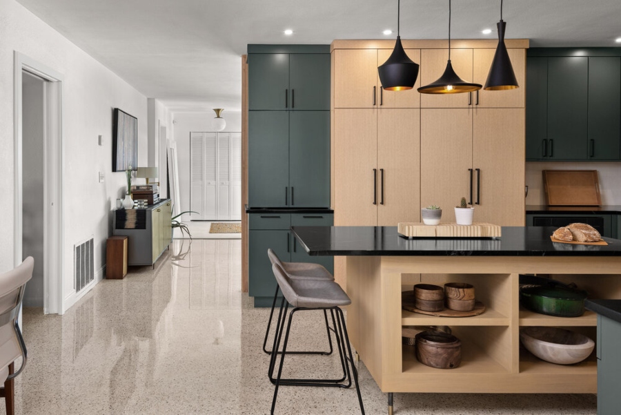 In this project, Bee Studio completely transformed the space, gave it the right arrangement for a modern lifestyle, and added a fashionable vibe using a warm, natural colour scheme.
