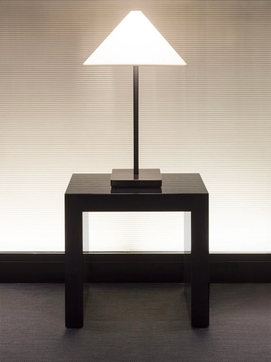 Luxury Tables: 50 Opulent Side Table Gems