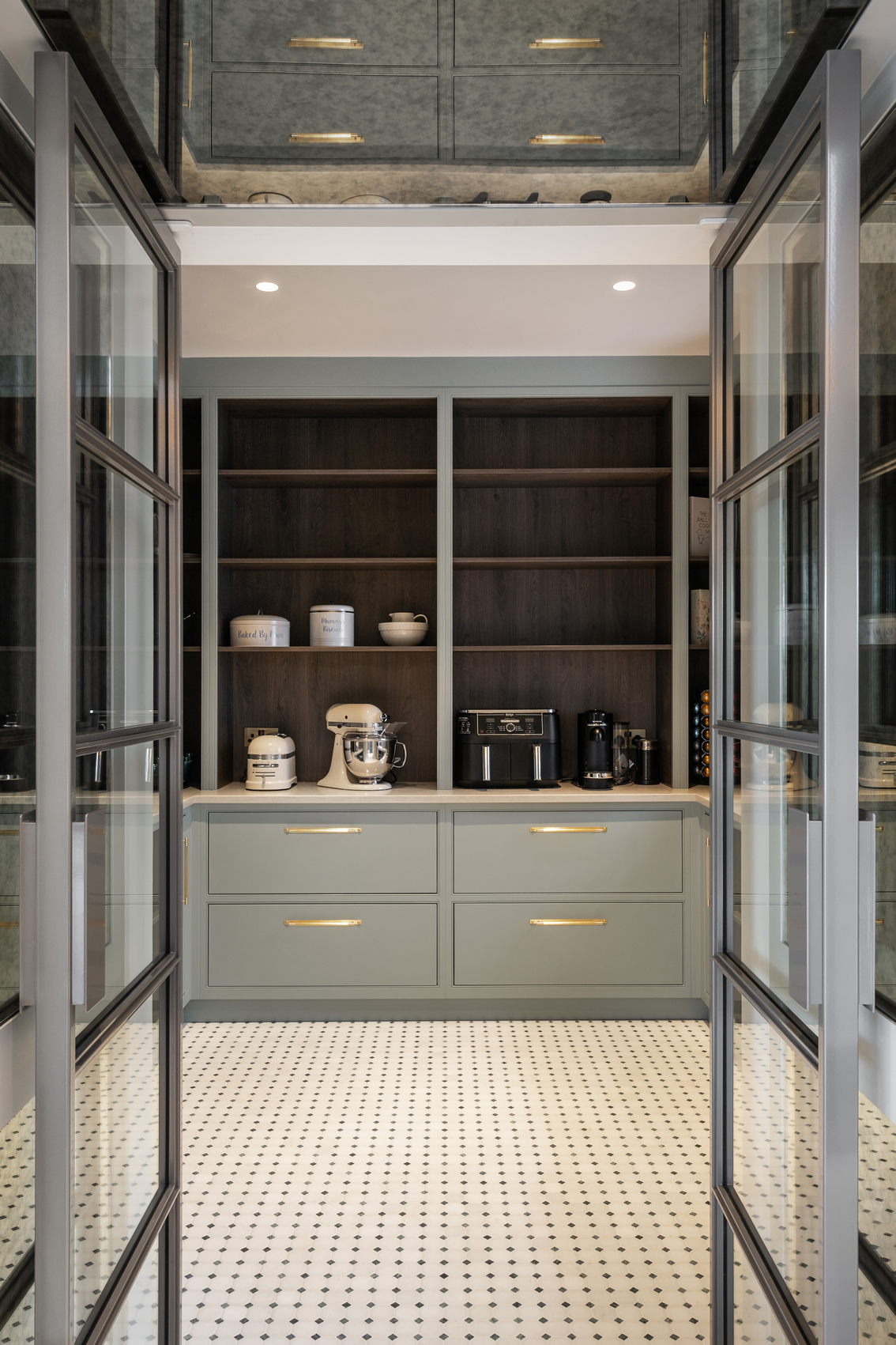 Cultra Renovation by Kris Turnbull Studios: Timeless Elegance