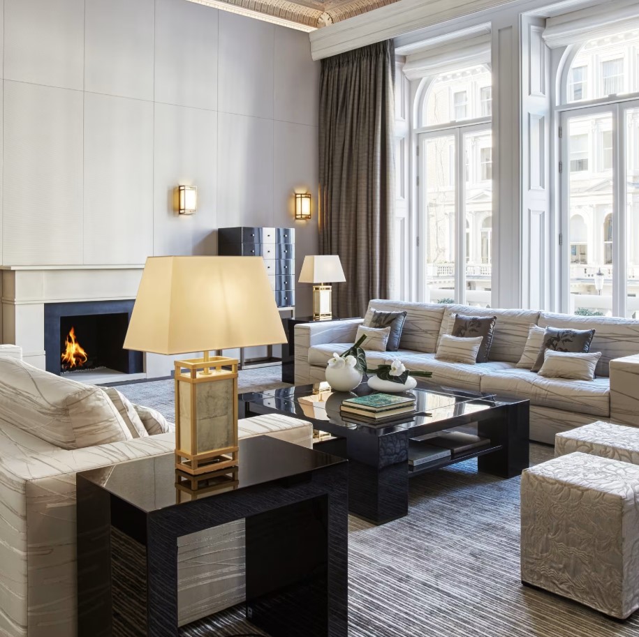 The Best Colour Combinations for Luxury Interiors in 2025