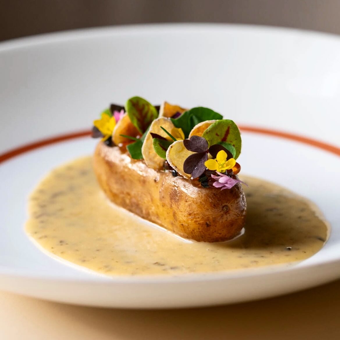 Top 5 Michelin-Starred Restaurants in the UK: Where Gastronomy Meets Design
