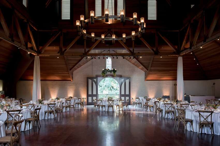 Best Wineries to Visit: Iconic Vineyards with Stunning Interiors