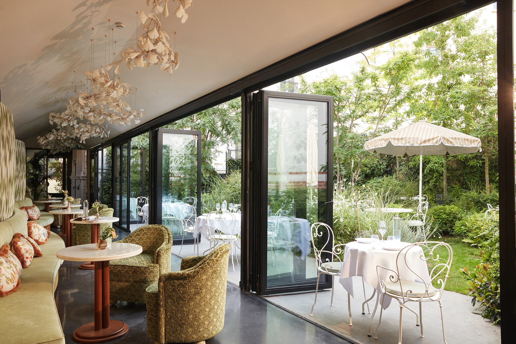Hotel Le 5 Particulier: The Countryside in the Heart of Paris | BRABBU