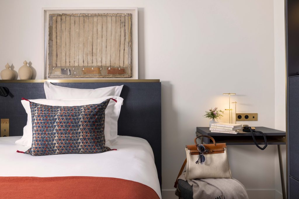 Hotel Le 5 Particulier: The Countryside in the Heart of Paris | BRABBU