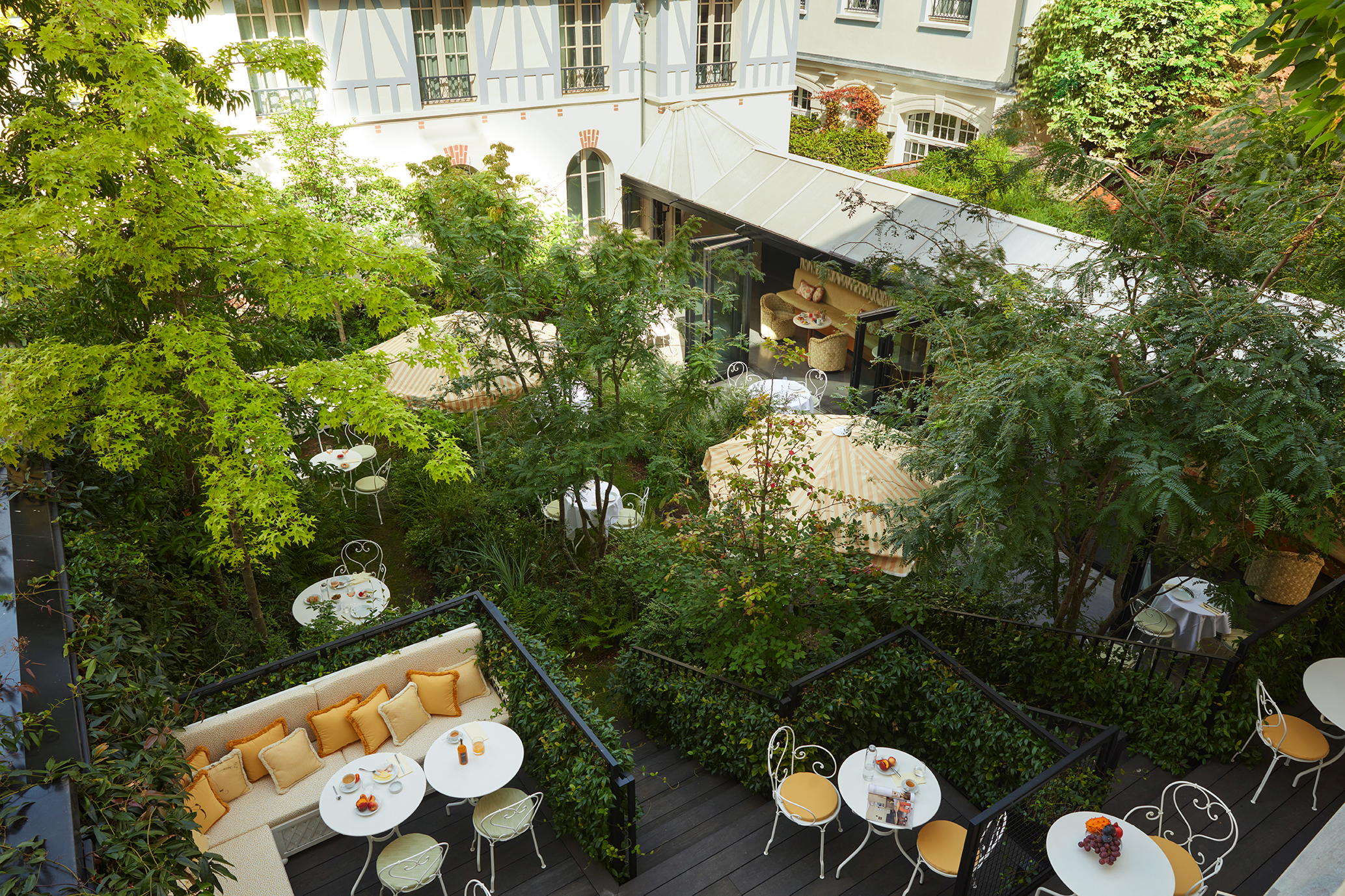 Hotel Le 5 Particulier: The Countryside in the Heart of Paris | BRABBU