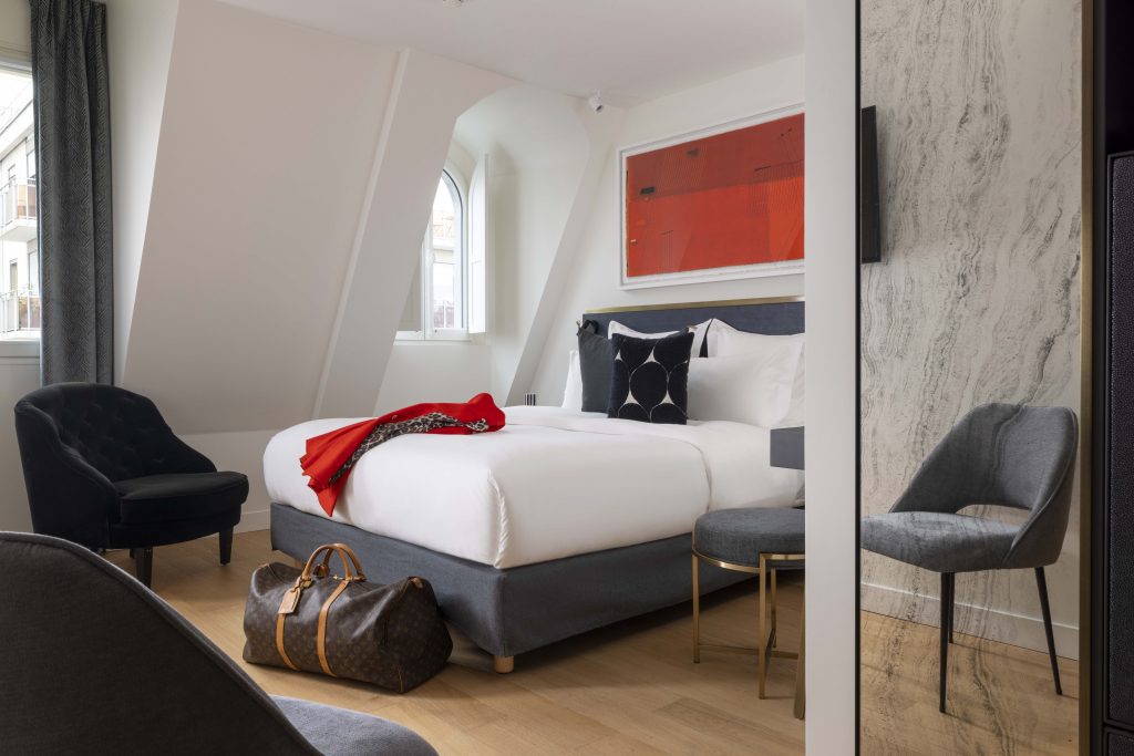 Hotel Le 5 Particulier: The Countryside in the Heart of Paris | BRABBU