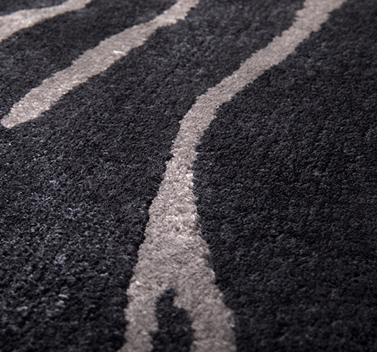 ENZ | Hand-Tufted Rug in Tencel Modern Design by BRABBU